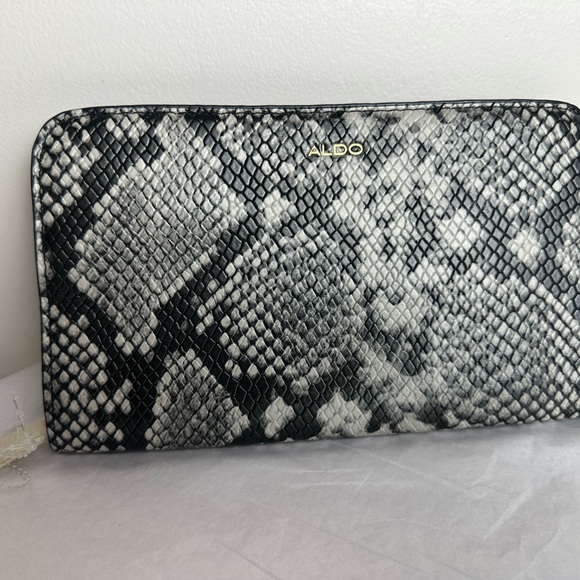 Snake-Embossed Zip Wallet - Picture 14 of 16